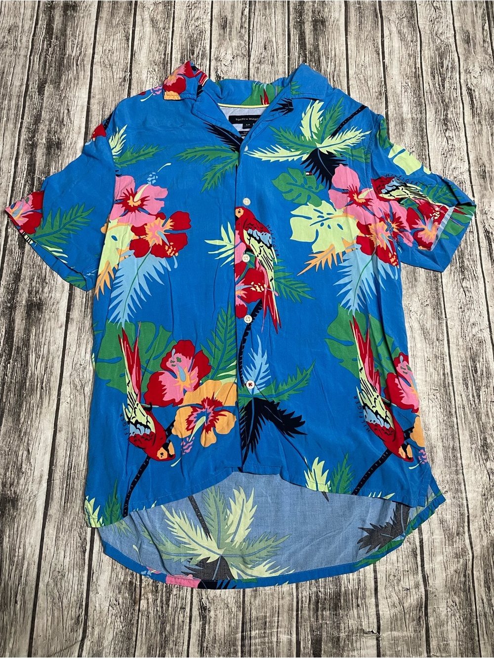 Adult Small blue Tommy Hilfiger short-sleeve button-down Hawaiian shirt with a t